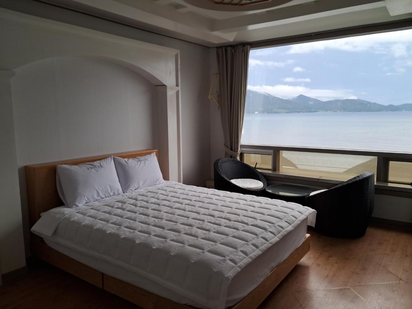 Namhae Beach Hotel Extérieur photo